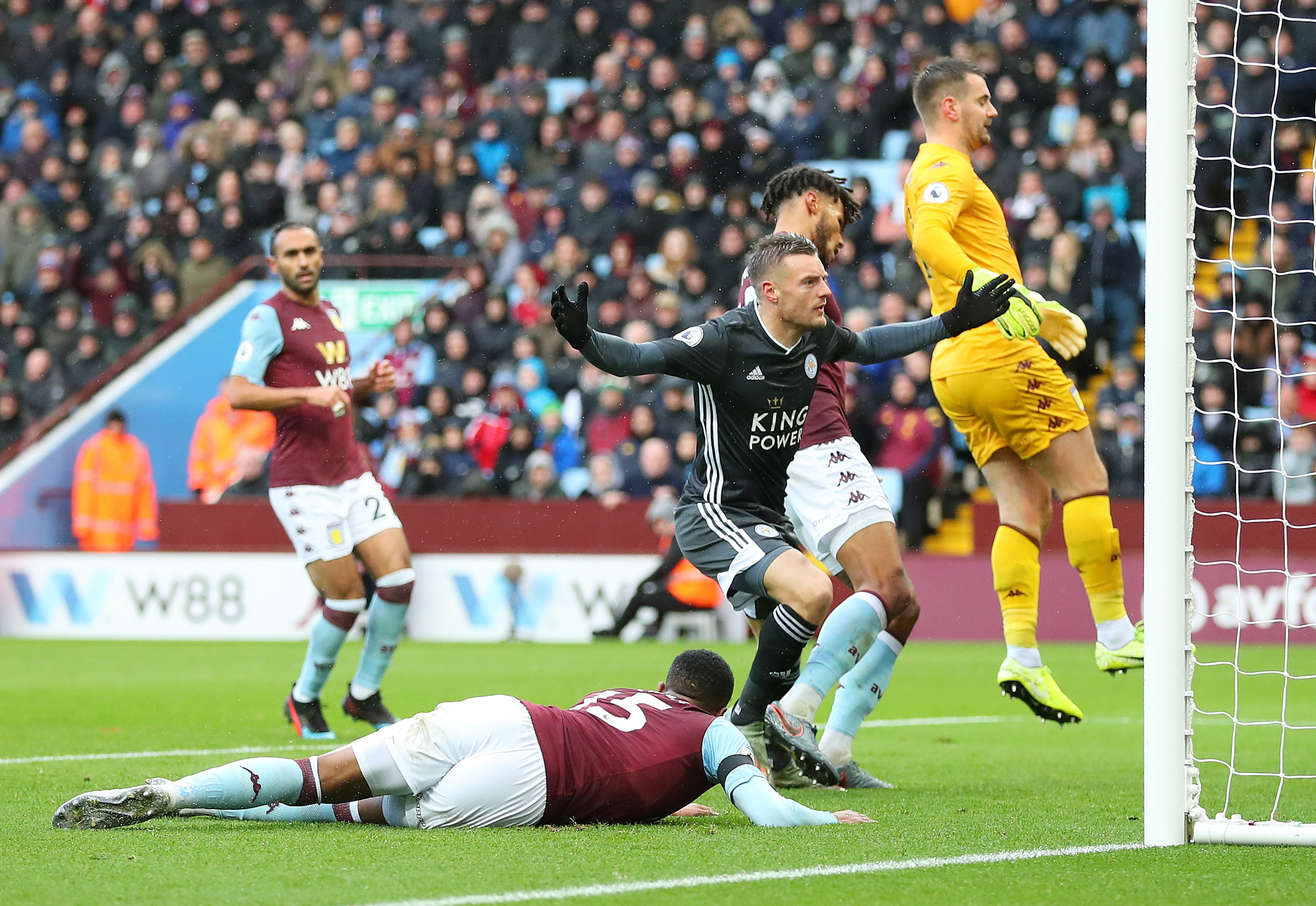 勒沃库森必 勒沃库森必